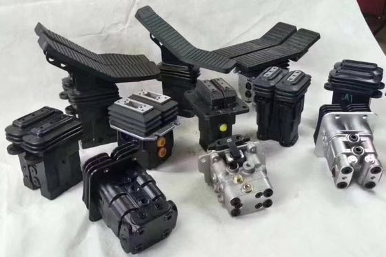 Piccole parti idrauliche dell'escavatore E306, valvola a pedale idraulica del piede di controllo del colpo