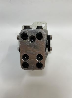 Valvola di controllo del colpo di PC200-7 KOMATSU, 702-16-01861 valvola idraulica del pedale del piede